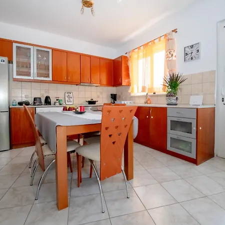 Rodini Sun Lägenhet *